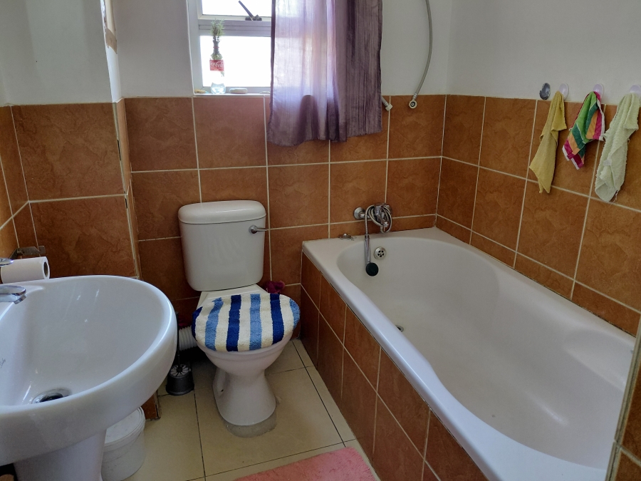2 Bedroom Property for Sale in Paarl East Western Cape
